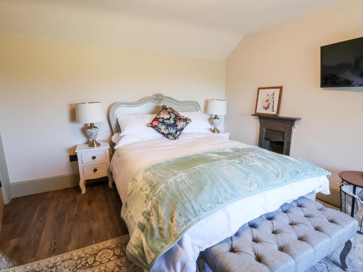 3 Penllan Cottages Холиуел Екстериор снимка