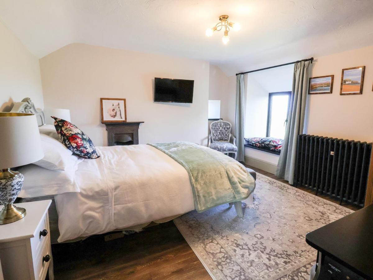 3 Penllan Cottages Холиуел Екстериор снимка