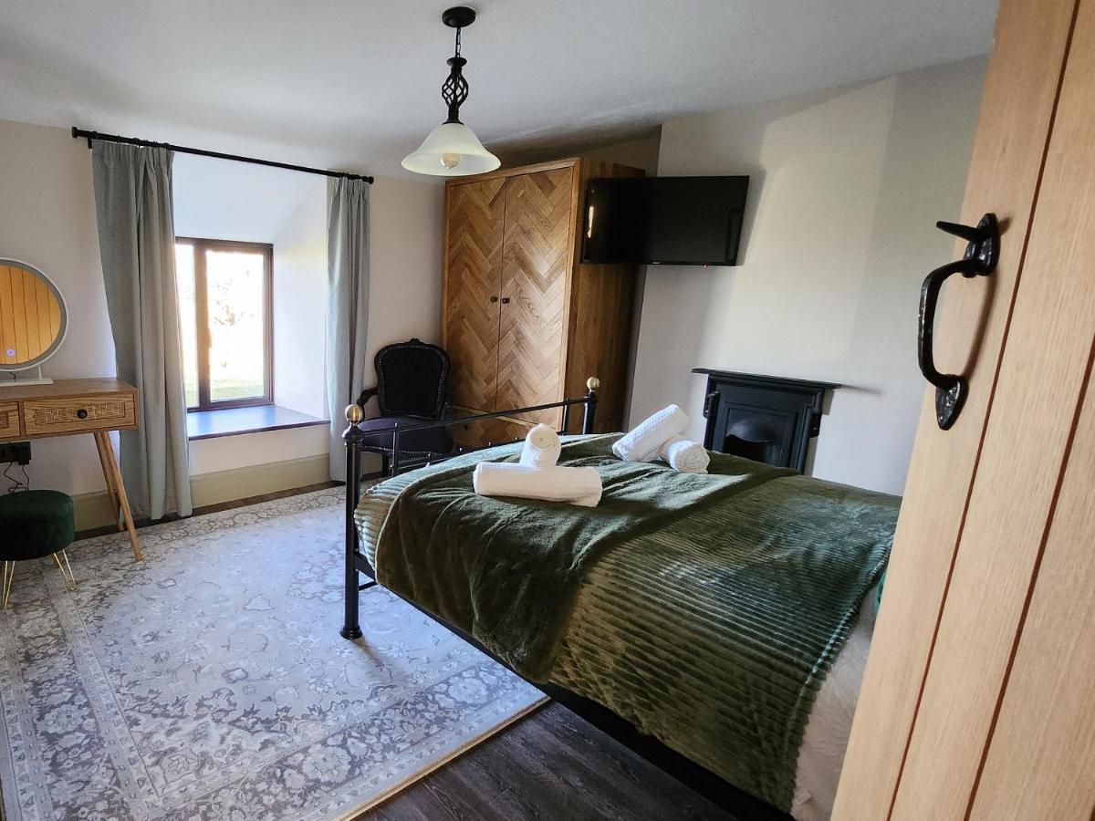 3 Penllan Cottages Холиуел Екстериор снимка