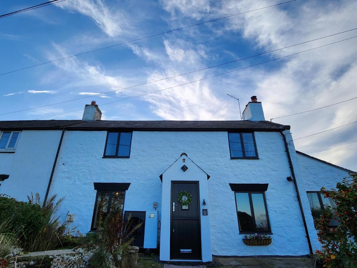 3 Penllan Cottages Холиуел Екстериор снимка